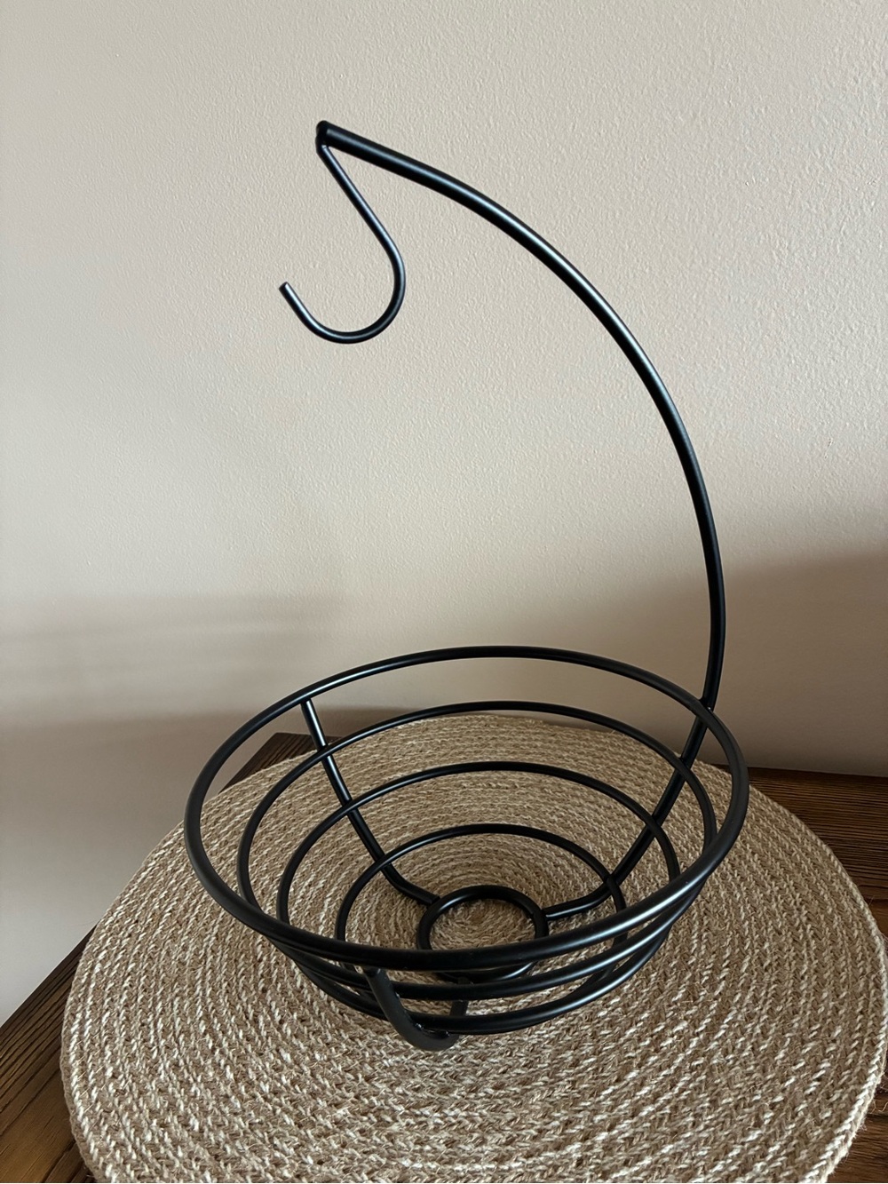 Fruit Basket with Banana Hanger EUC!